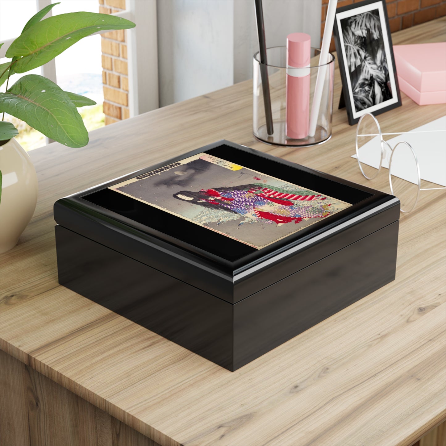 Kiyohime Changing Into a Serpent Jewelry Box