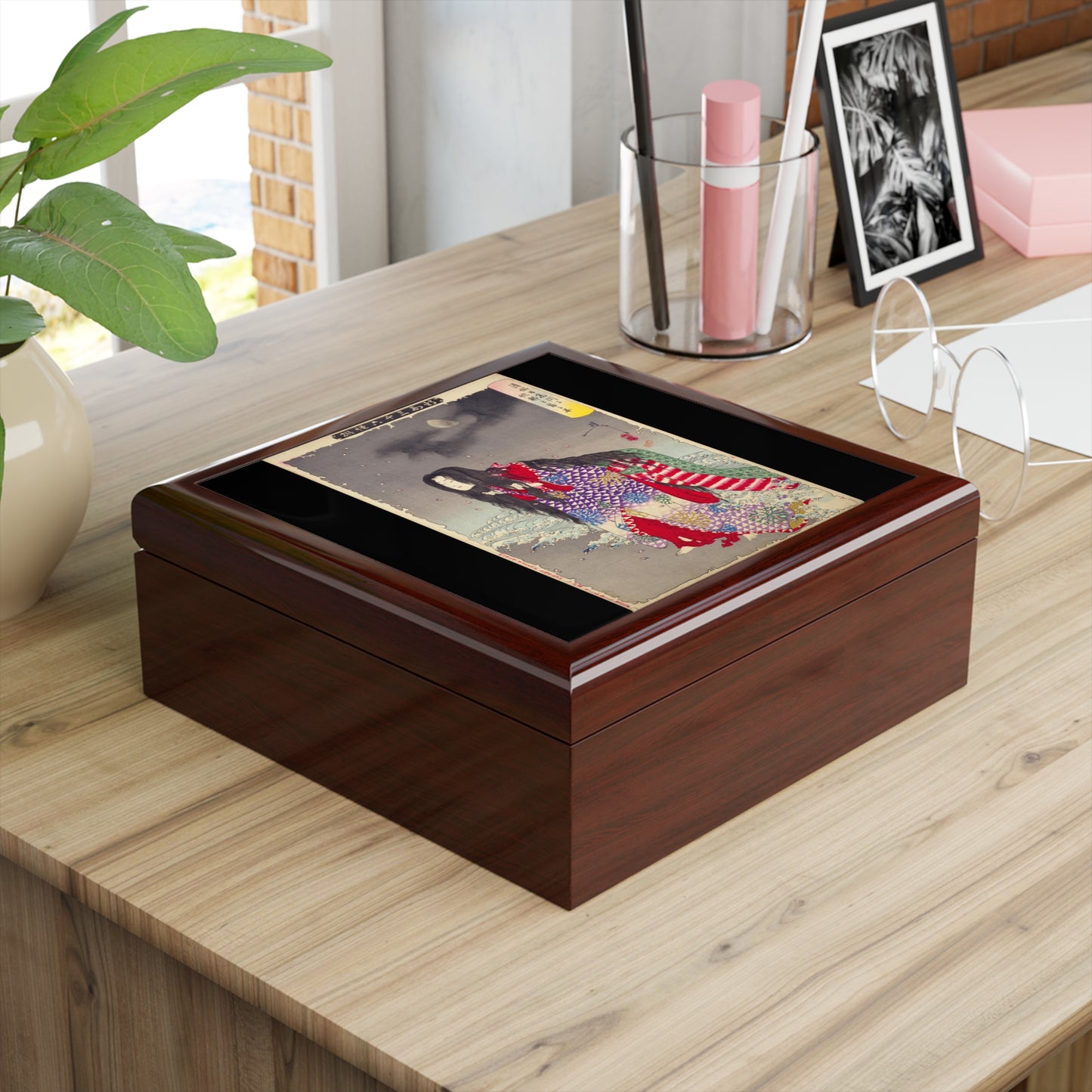 Kiyohime Changing Into a Serpent Jewelry Box