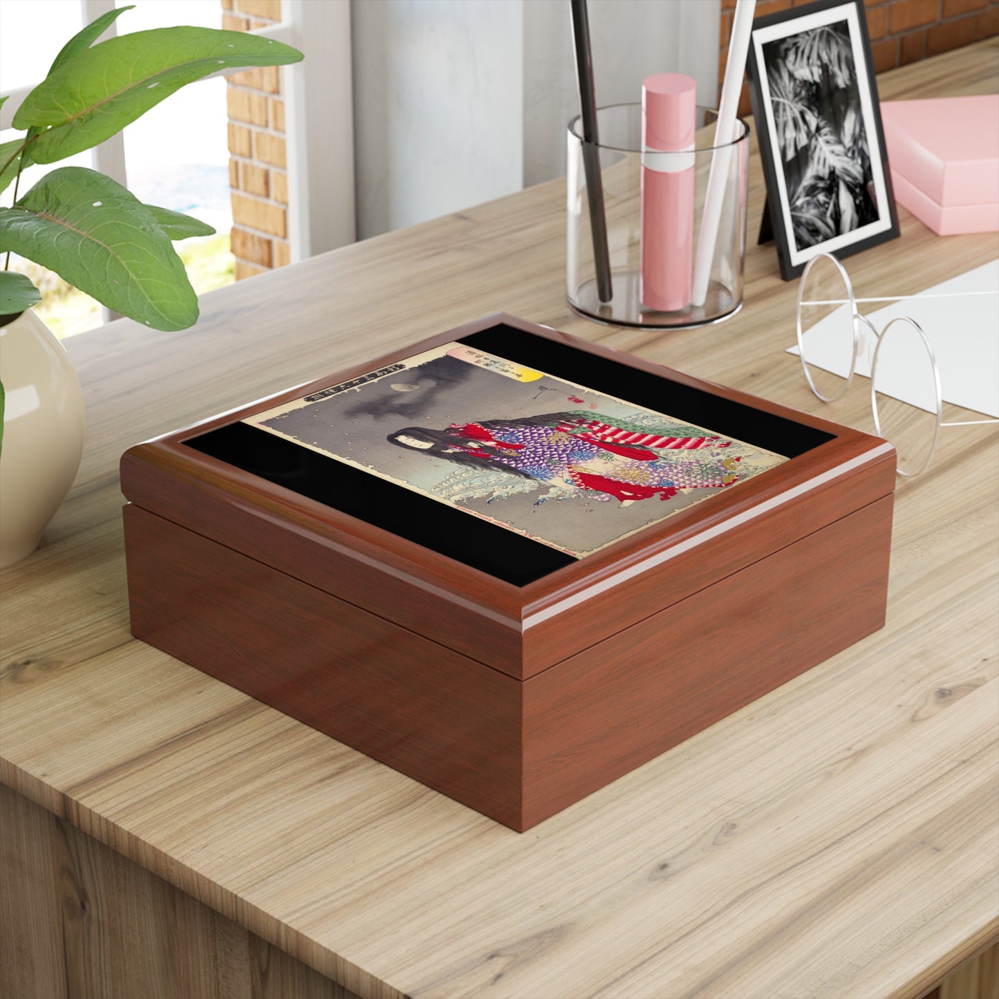 Kiyohime Changing Into a Serpent Jewelry Box